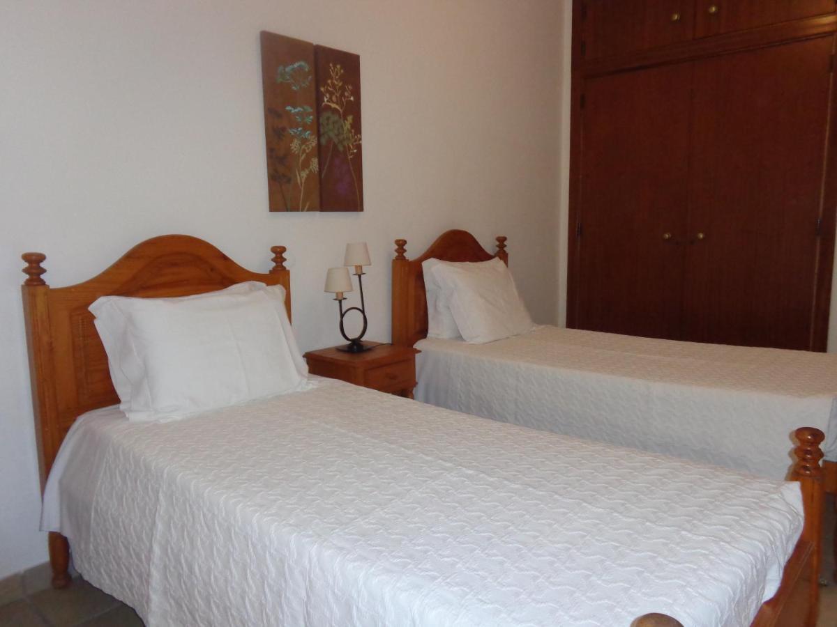 Tenis Mar E Apartment Albufeira Bagian luar foto